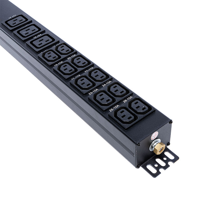 TCP/IP ชั้นวางอัจฉริยะ PDU 26 ช่อง IEC C13 /C19 1.5U เบรกเกอร์แม่เหล็กเหลวแนวตั้ง