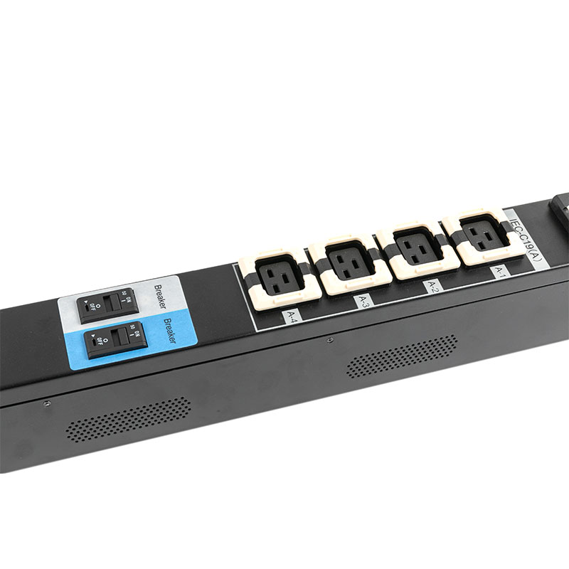 16-Outlet C13 C19 US แนวตั้ง TCP/IP Sensor Breaker eco Smart Rack Pdu