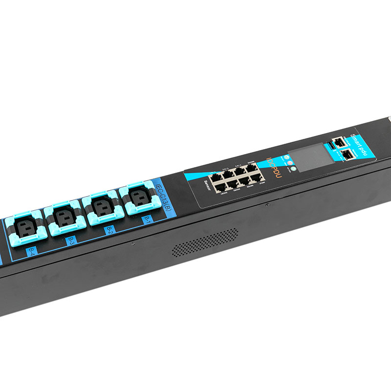 16-Outlet C13 C19 US แนวตั้ง TCP/IP Sensor Breaker eco Smart Rack Pdu