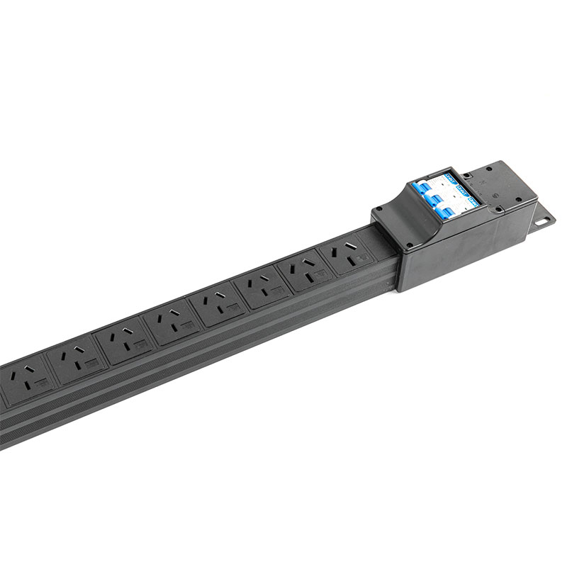 24-Outlet 3P เบรกเกอร์แนวตั้ง 3 เฟส Switched Rack Pdu