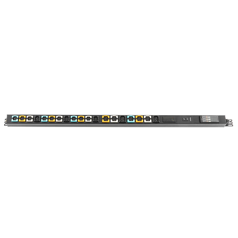 19-Outlet C13 C19 เบรกเกอร์แนวตั้ง 3 SPD Switched Rack Pdu